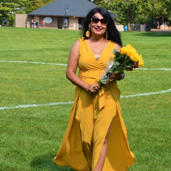 Poshmark profile picture for @tanuja